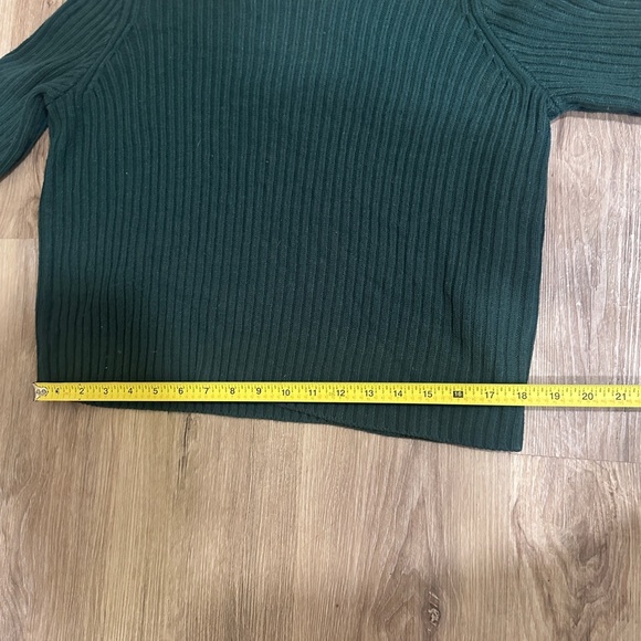 H&M Divided Green Ribbed Knit Long Sleeve Sweater, Size Medium Trendy & Cozy - Picture 5 of 11